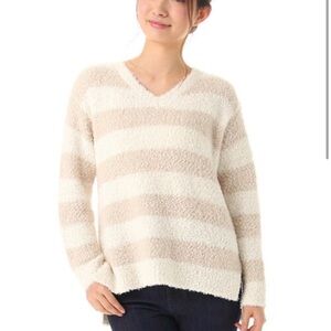 🛍️Rue21 Cream and Tan Striped V-Neck Sweater
